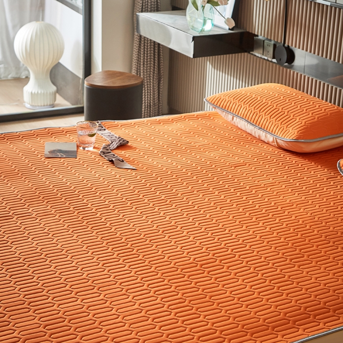 91家纺网 家纺一手货源 找家纺 凡客家居2021春夏凉感丝纯色乳胶凉席 哈伦（爱玛橙）