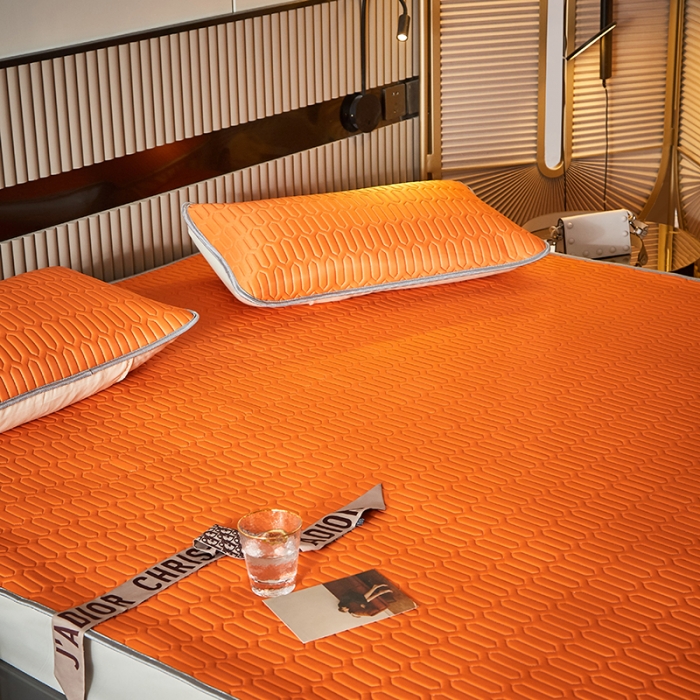 91家纺网 家纺一手货源 找家纺 凡客家居2021春夏凉感丝纯色乳胶凉席 哈伦（爱玛橙）