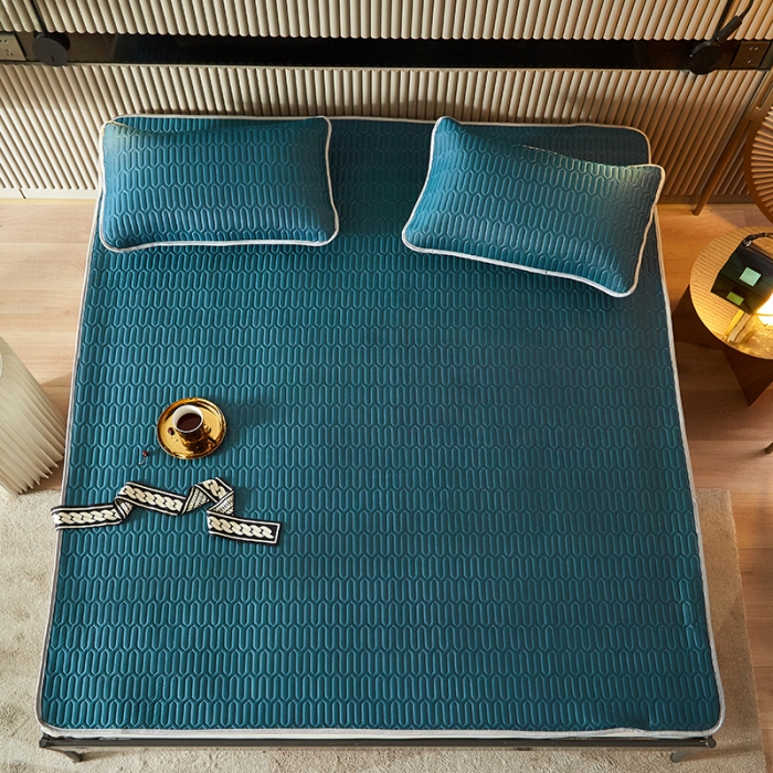 91家纺网 家纺一手货源 找家纺 凡客家居2021春夏凉感丝纯色乳胶凉席 哈伦（宝蓝）