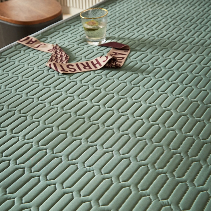 91家纺网 家纺一手货源 找家纺 凡客家居2021春夏凉感丝纯色乳胶凉席 哈伦（草绿）