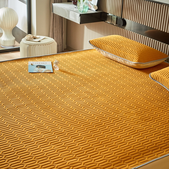 91家纺网 家纺一手货源 找家纺 凡客家居2021春夏凉感丝纯色乳胶凉席 哈伦（橙色）