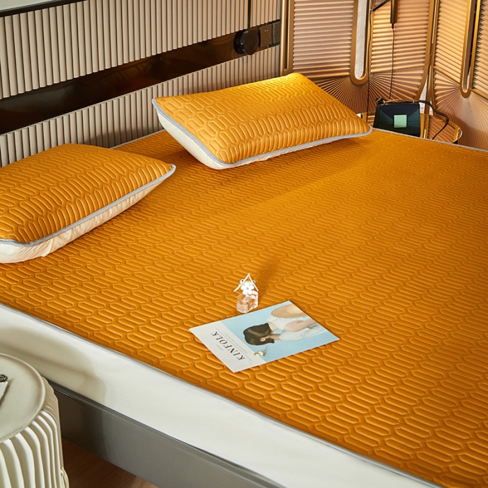 91家纺网 家纺一手货源 找家纺 凡客家居2021春夏凉感丝纯色乳胶凉席 哈伦（橙色）