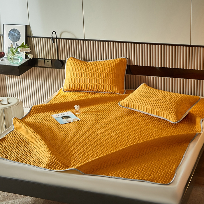 91家纺网 家纺一手货源 找家纺 凡客家居2021春夏凉感丝纯色乳胶凉席 哈伦（橙色）