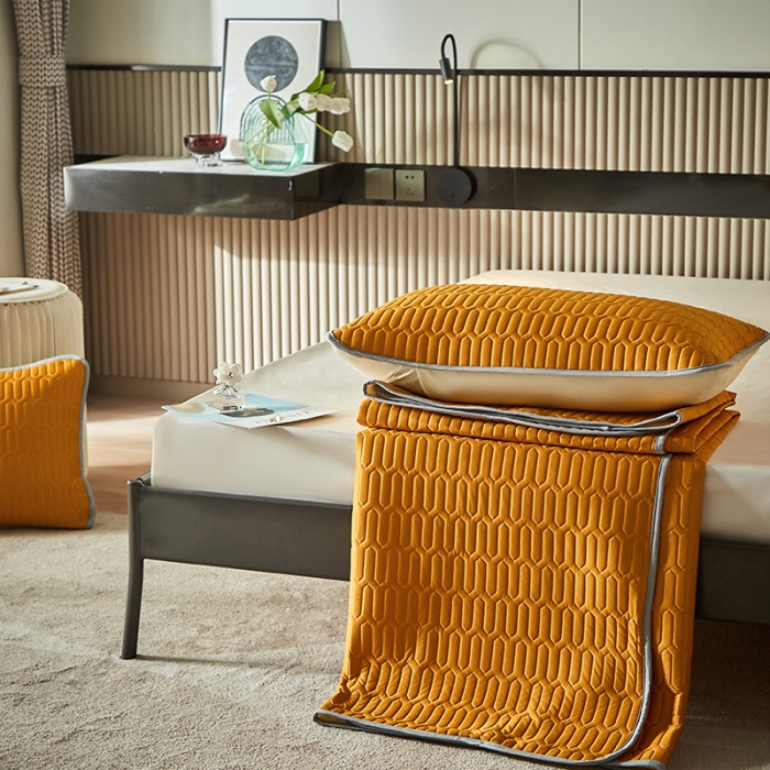 91家纺网 家纺一手货源 找家纺 凡客家居2021春夏凉感丝纯色乳胶凉席 哈伦（橙色）