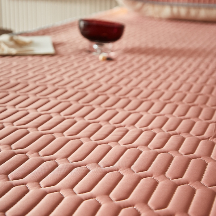 91家纺网 家纺一手货源 找家纺 凡客家居2021春夏凉感丝纯色乳胶凉席 哈伦（粉色）