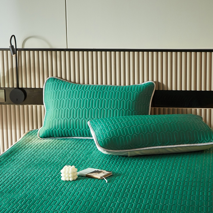 91家纺网 家纺一手货源 找家纺 凡客家居2021春夏凉感丝纯色乳胶凉席 哈伦（孔雀绿）