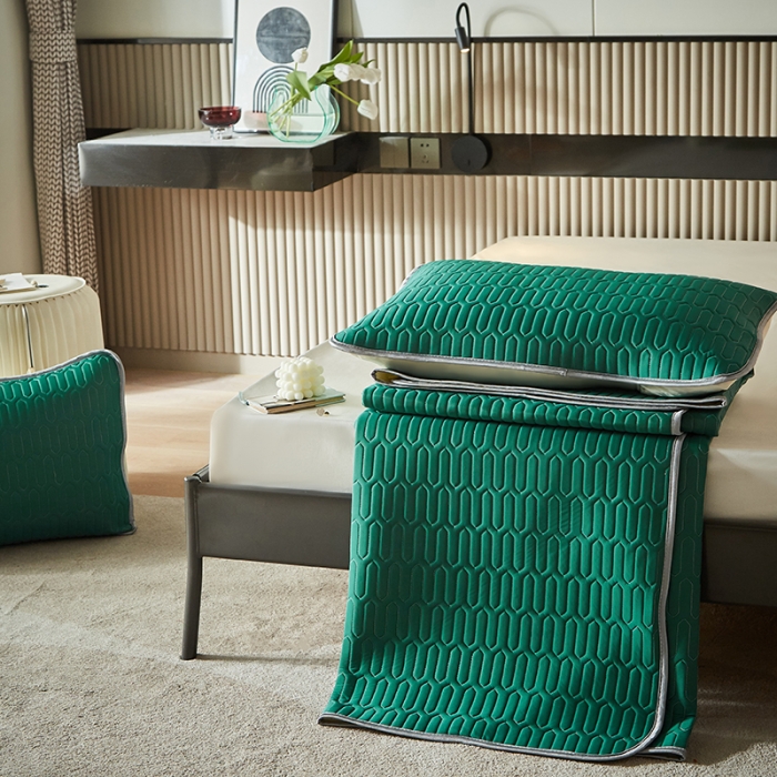 91家纺网 家纺一手货源 找家纺 凡客家居2021春夏凉感丝纯色乳胶凉席 哈伦（孔雀绿）