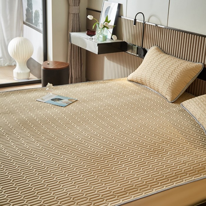 91家纺网 家纺一手货源 找家纺 凡客家居2021春夏凉感丝纯色乳胶凉席 哈伦（米色）