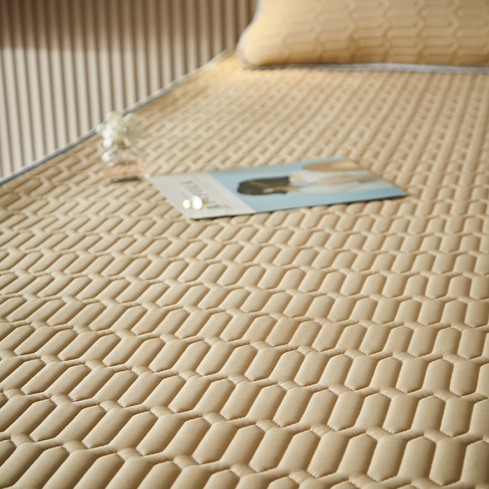 91家纺网 家纺一手货源 找家纺 凡客家居2021春夏凉感丝纯色乳胶凉席 哈伦（米色）