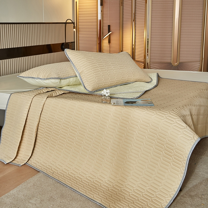 91家纺网 家纺一手货源 找家纺 凡客家居2021春夏凉感丝纯色乳胶凉席 哈伦（米色）