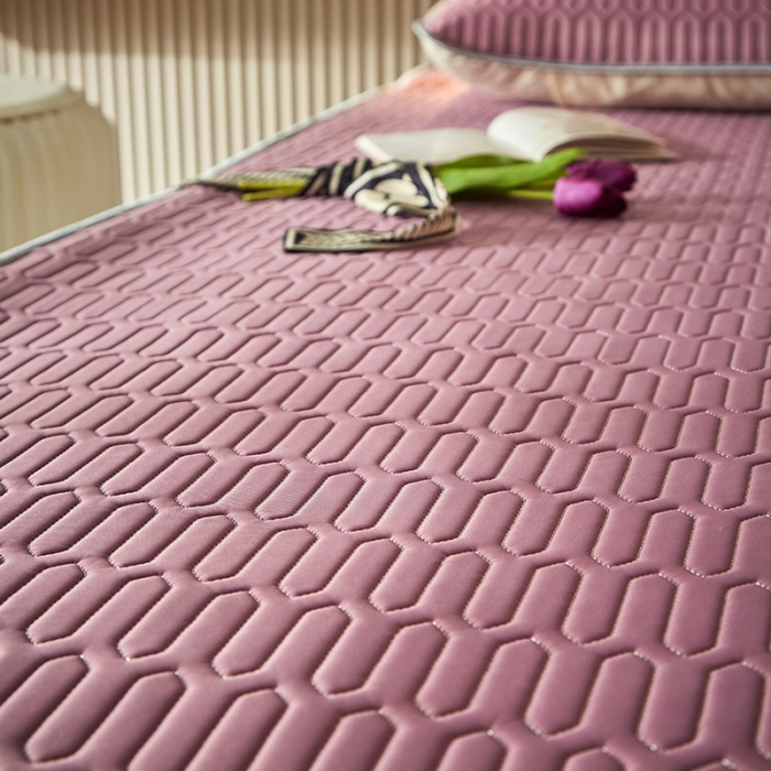 91家纺网 家纺一手货源 找家纺 凡客家居2021春夏凉感丝纯色乳胶凉席 哈伦（浅豆沙）