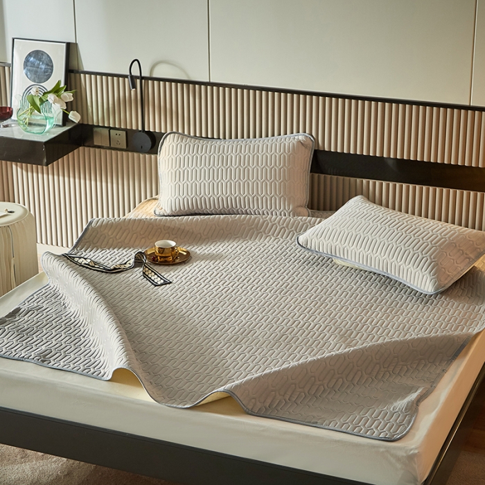 91家纺网 家纺一手货源 找家纺 凡客家居2021春夏凉感丝纯色乳胶凉席 哈伦（太空灰）