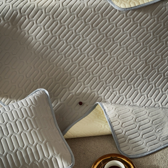 91家纺网 家纺一手货源 找家纺 凡客家居2021春夏凉感丝纯色乳胶凉席 哈伦（太空灰）