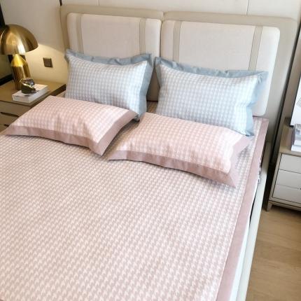 91家纺网 家纺一手货源 找家纺 馨蕊2021新款高端可水洗抗菌冰感凉席 千鸟格-粉