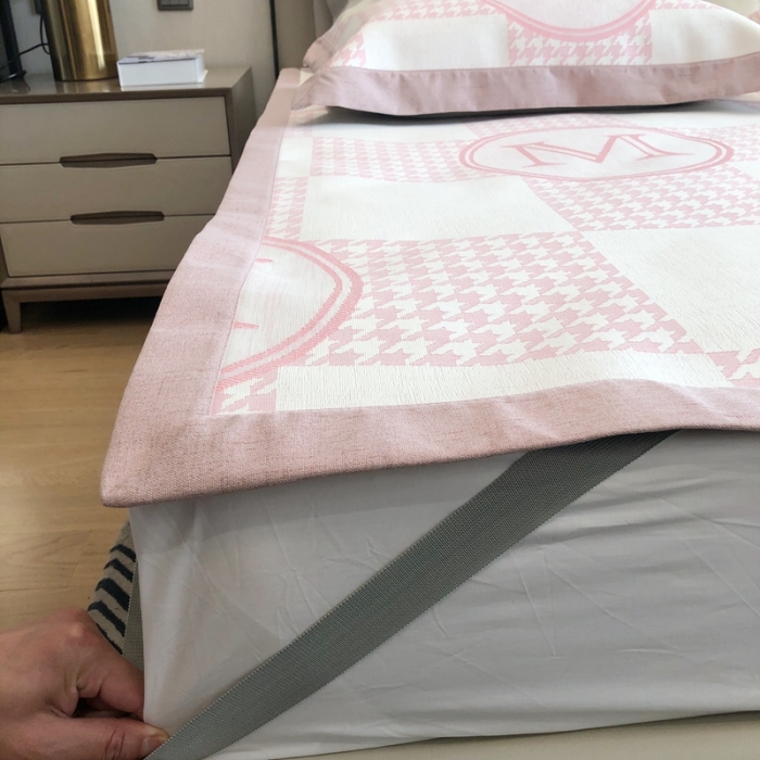 91家纺网 家纺一手货源 找家纺 馨蕊2021新款高端可水洗抗菌冰感凉席 M千鸟格-粉