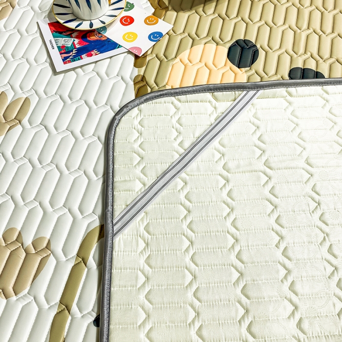 91家纺网 家纺一手货源 找家纺 慕尚2025新款乳胶凉席 爱心小熊