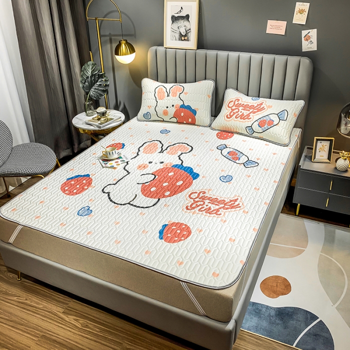 91家纺网 家纺一手货源 找家纺 慕尚2025新款乳胶凉席 草莓小兔