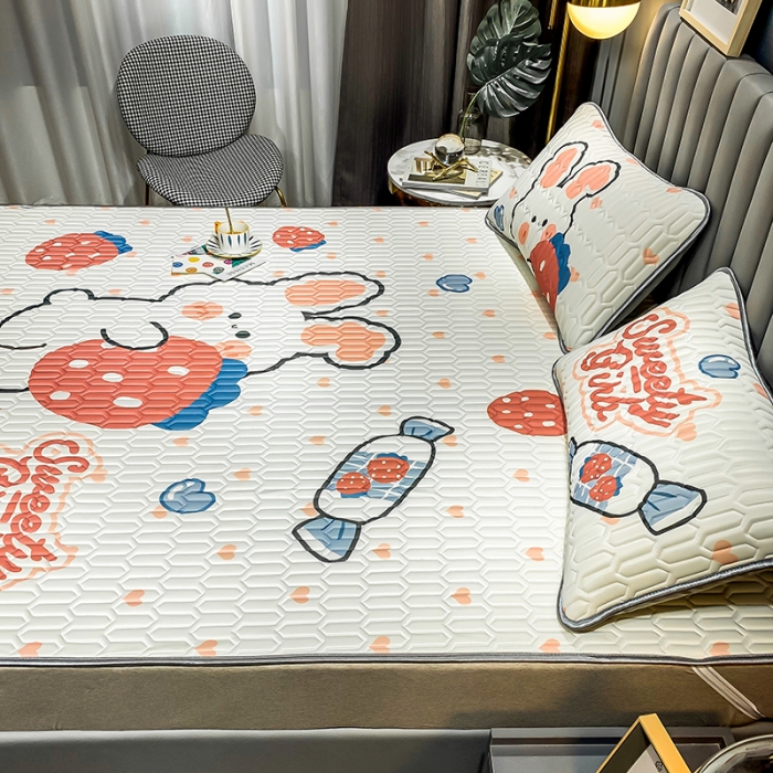 91家纺网 家纺一手货源 找家纺 慕尚2025新款乳胶凉席 草莓小兔