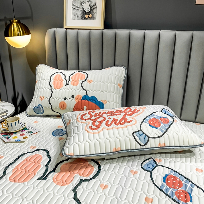 91家纺网 家纺一手货源 找家纺 慕尚2025新款乳胶凉席 草莓小兔