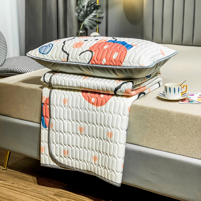 91家纺网 家纺一手货源 找家纺 慕尚2025新款乳胶凉席 草莓小兔