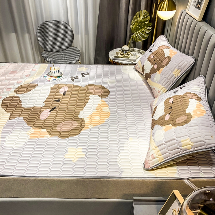 91家纺网 家纺一手货源 找家纺 慕尚2025新款乳胶凉席 睡货小熊