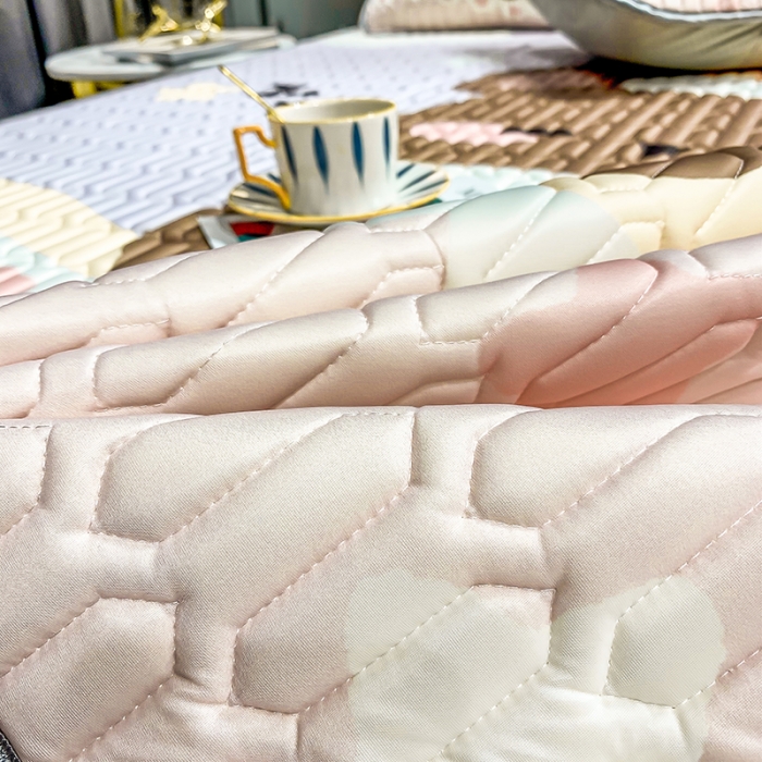 91家纺网 家纺一手货源 找家纺 慕尚2025新款乳胶凉席 睡货小熊