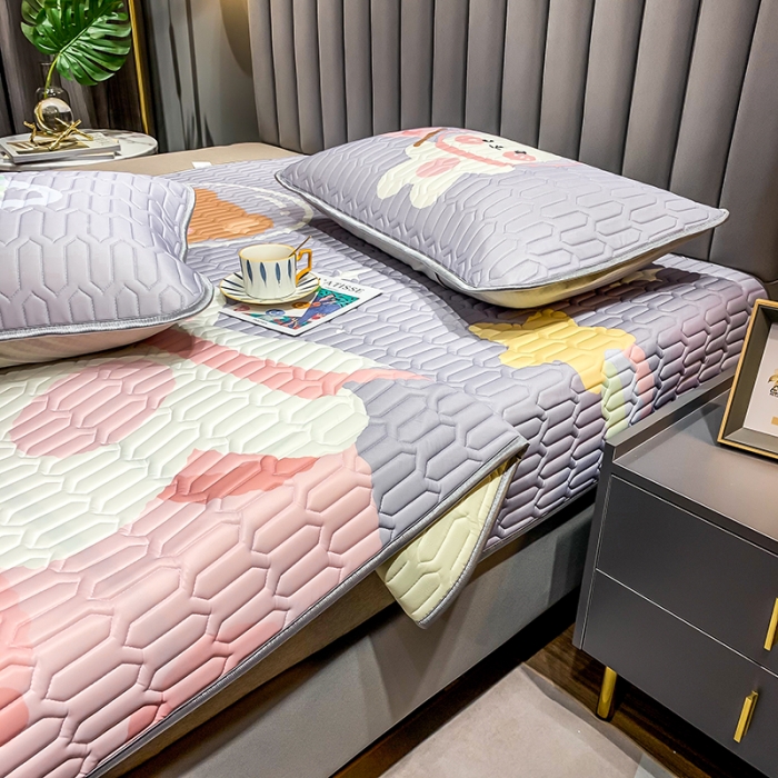 91家纺网 家纺一手货源 找家纺 慕尚2025新款乳胶凉席 太空兔熊