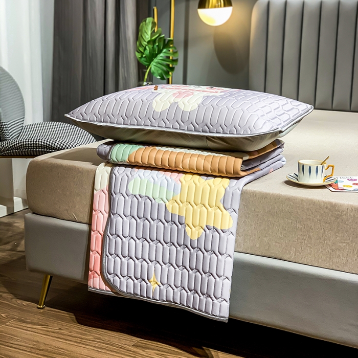 91家纺网 家纺一手货源 找家纺 慕尚2025新款乳胶凉席 太空兔熊