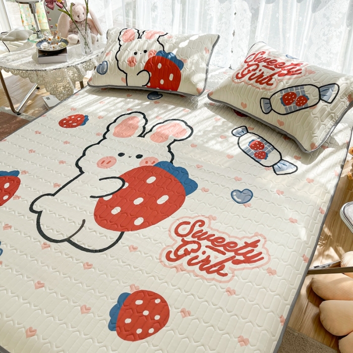 91家纺网 家纺一手货源 找家纺 慕尚2025实拍图大版乳胶席 草莓小兔