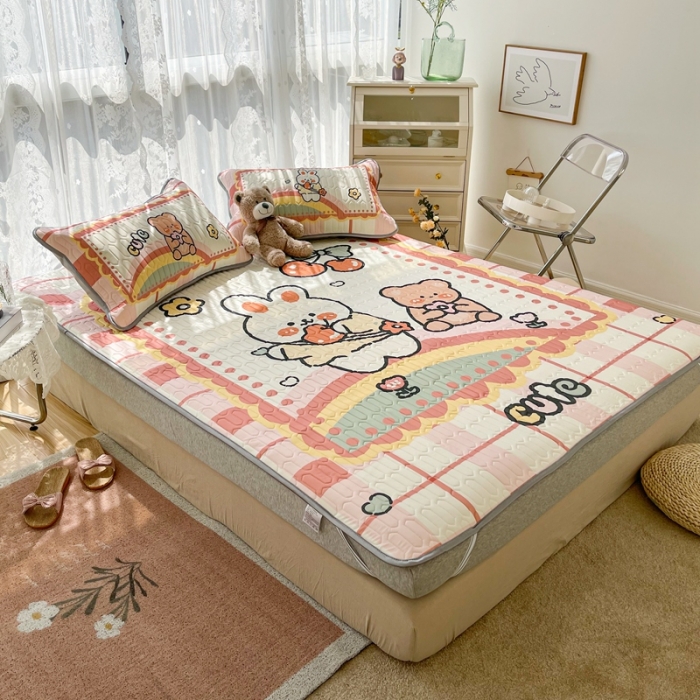 91家纺网 家纺一手货源 找家纺 慕尚2025实拍图大版乳胶席 樱桃熊兔