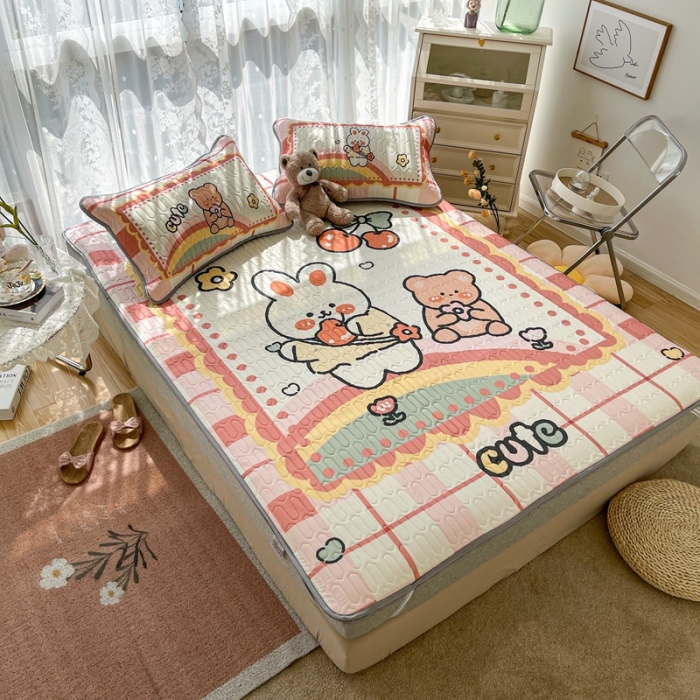 91家纺网 家纺一手货源 找家纺 慕尚2025实拍图大版乳胶席 樱桃熊兔