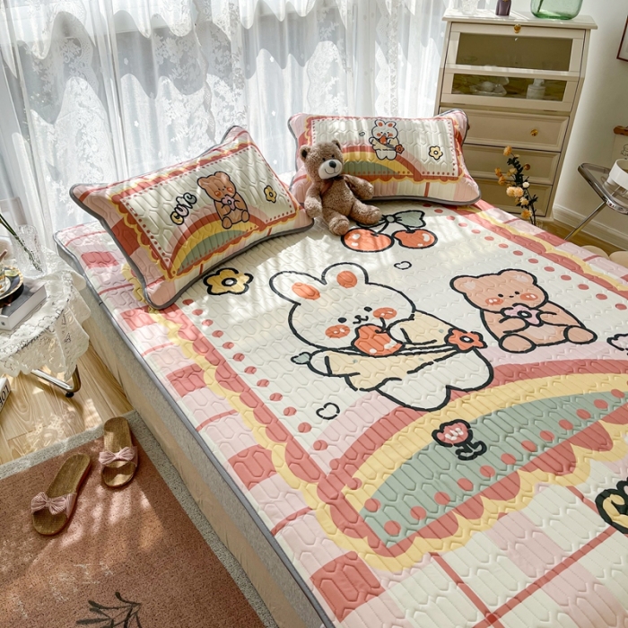 91家纺网 家纺一手货源 找家纺 慕尚2025实拍图大版乳胶席 樱桃熊兔