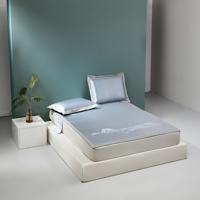 91家纺网 家纺一手货源 找家纺 朗莎家纺2021新款800D提花定位条席 山-蓝色