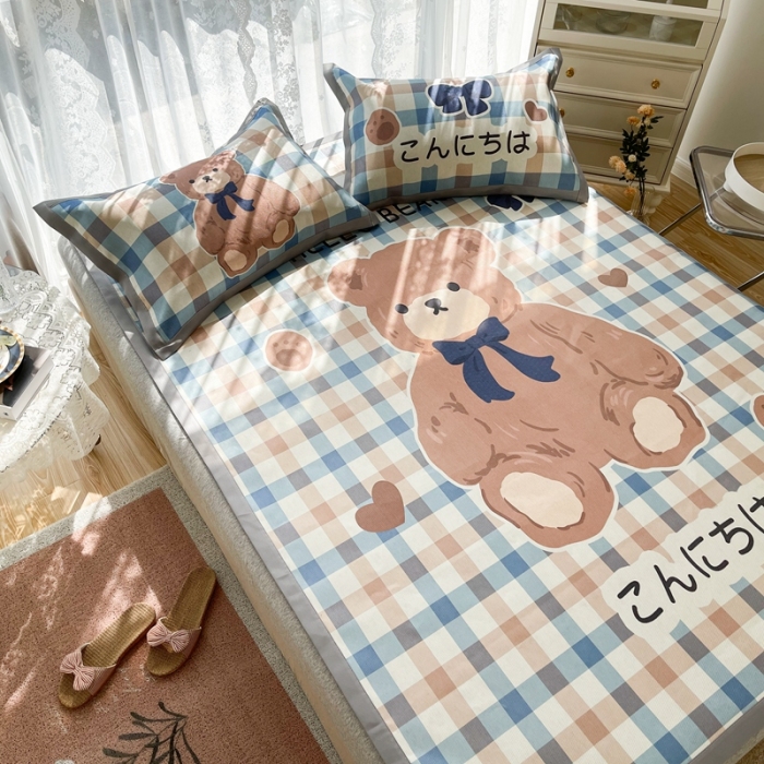 91家纺网 家纺一手货源 找家纺 慕尚 2025新款卡通宽边大版冰丝席 格子小熊