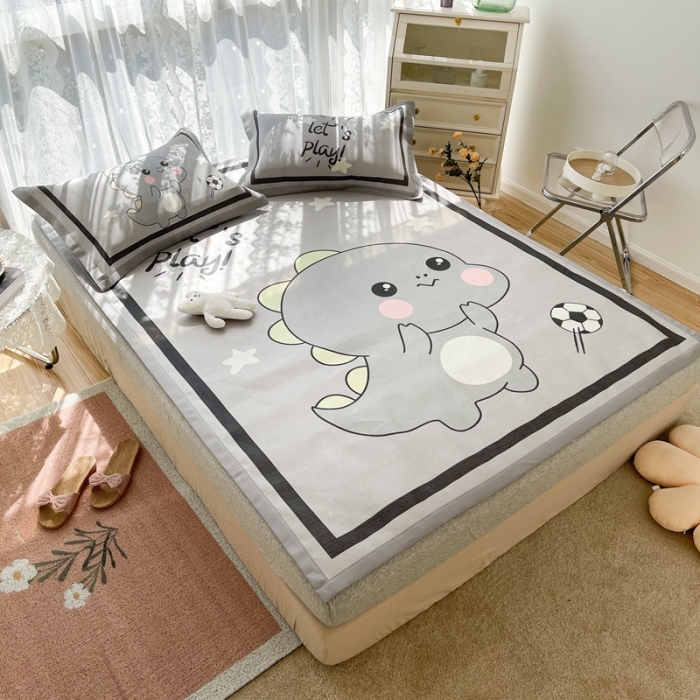 91家纺网 家纺一手货源 找家纺 慕尚 2025新款卡通宽边大版冰丝席 快乐恐龙