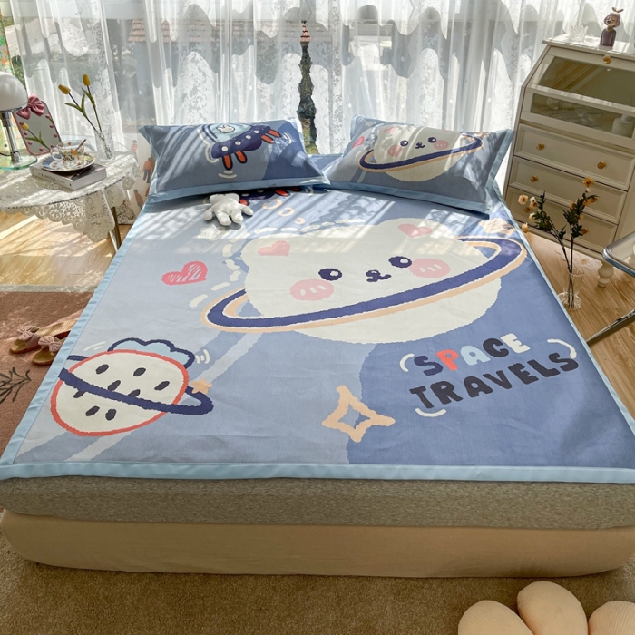 91家纺网 家纺一手货源 找家纺 慕尚 2025新款卡通宽边大版冰丝席 太空熊兔