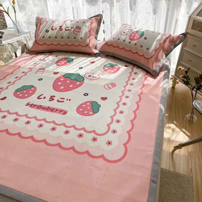 91家纺网 家纺一手货源 找家纺 慕尚 2025新款卡通宽边大版冰丝席 甜甜草莓