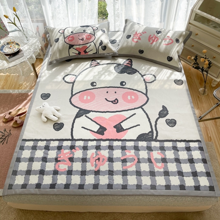 91家纺网 家纺一手货源 找家纺 慕尚 2025新款卡通宽边大版冰丝席 顽皮小牛