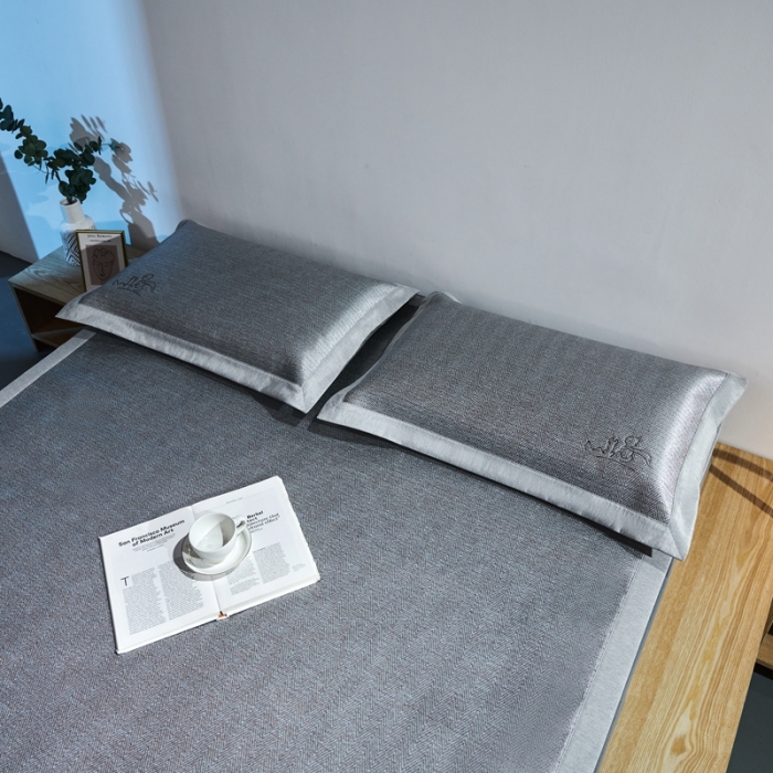 91家纺网 家纺一手货源 找家纺 朗莎家纺2021新款800D提花绣花条席 咖色