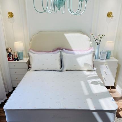 91家纺网 家纺一手货源 找家纺 本希家居 2021新款高端可水洗冰丝席提花床笠款 萌趣狗