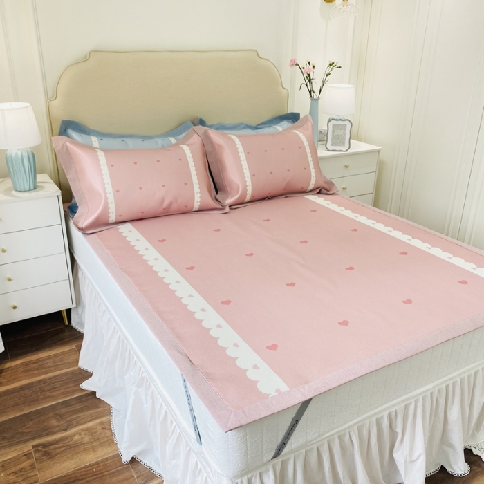 91家纺网 家纺一手货源 找家纺 本希家居 新款高端可水洗冰丝席数码印花 花边小爱心-粉