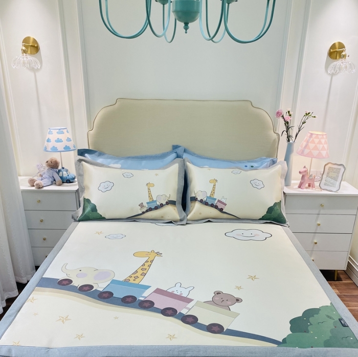 91家纺网 家纺一手货源 找家纺 本希家居 2021新款高端可水洗冰丝席数码印花 快乐小火车