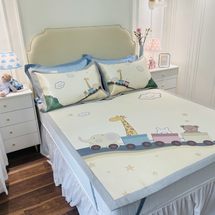 91家纺网 家纺一手货源 找家纺 本希家居 2021新款高端可水洗冰丝席数码印花 快乐小火车