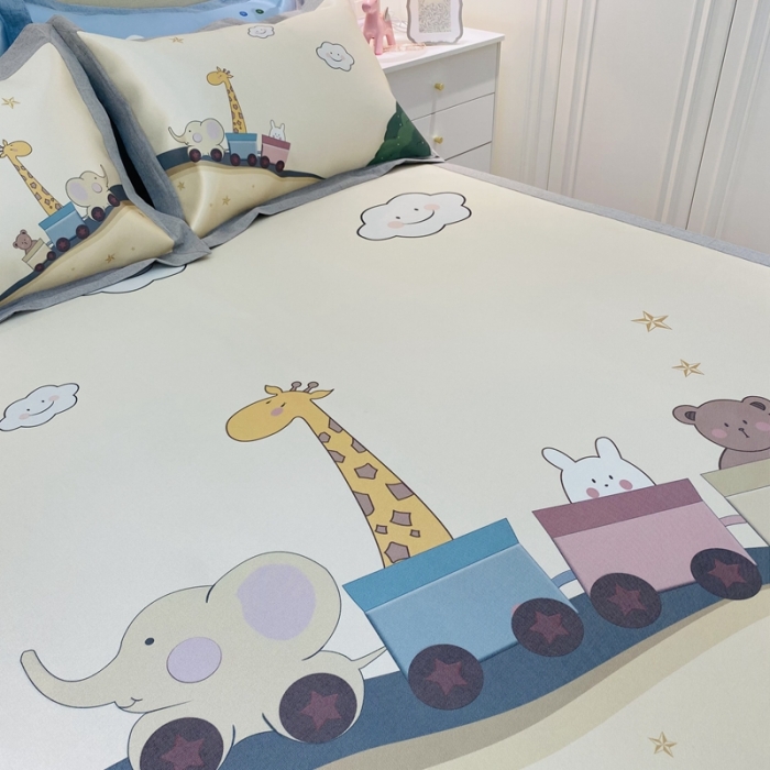 91家纺网 家纺一手货源 找家纺 本希家居 2021新款高端可水洗冰丝席数码印花 快乐小火车