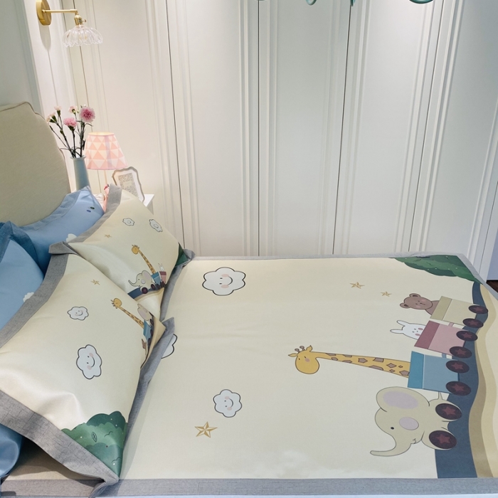 91家纺网 家纺一手货源 找家纺 本希家居 2021新款高端可水洗冰丝席数码印花 快乐小火车