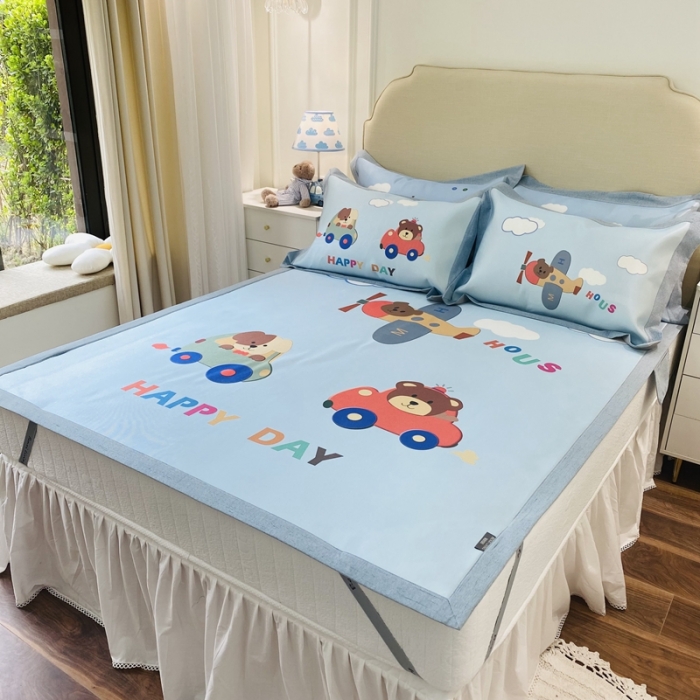 91家纺网 家纺一手货源 找家纺 本希家居 2021新款高端可水洗冰丝席数码印花 快乐小熊