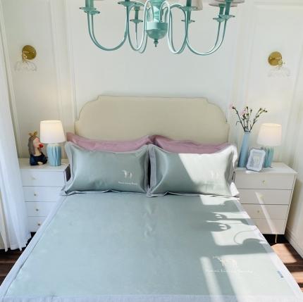 91家纺网 家纺一手货源 找家纺 本希家居 2021新款高端可水洗冰丝席数码印花 小马-淡雅绿