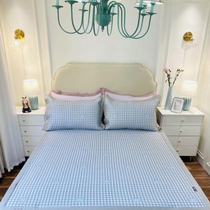 91家纺网 家纺一手货源 找家纺 本希家居高端可水洗冰丝席花漾多色纬提花床席款小蝴蝶结-绅士灰