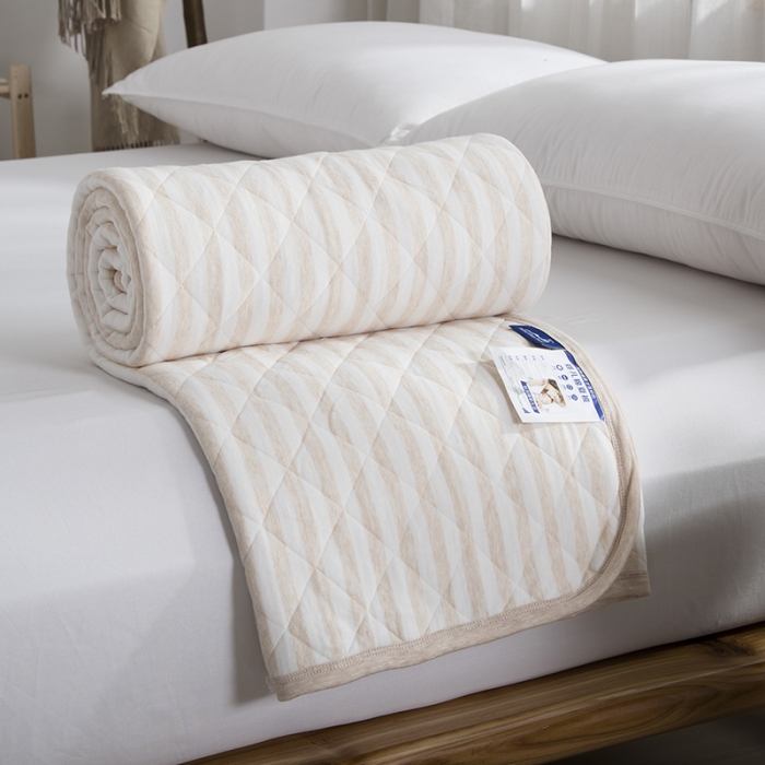 91家纺网 家纺一手货源 找家纺 琪琪阁 2022新款针织棉夏被宽条纹系列 浅咖条纹