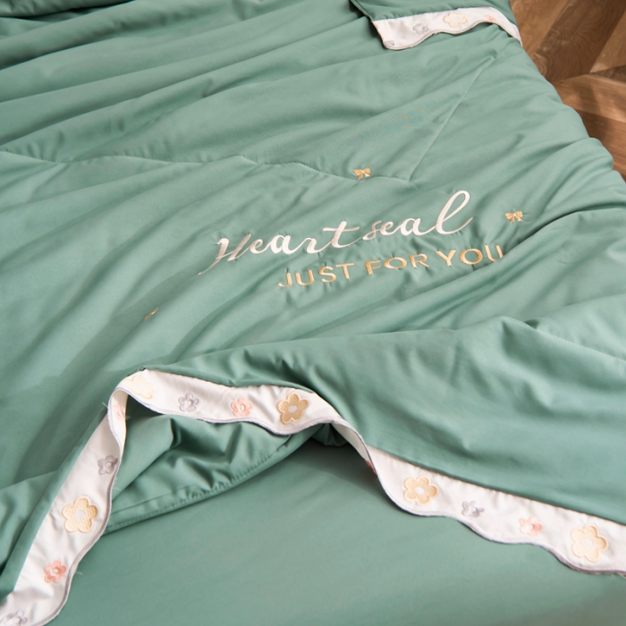 91家纺网 家纺一手货源 找家纺 安妮家居 2021新款泫雅风水洗刺绣夏被四件套 薄荷绿